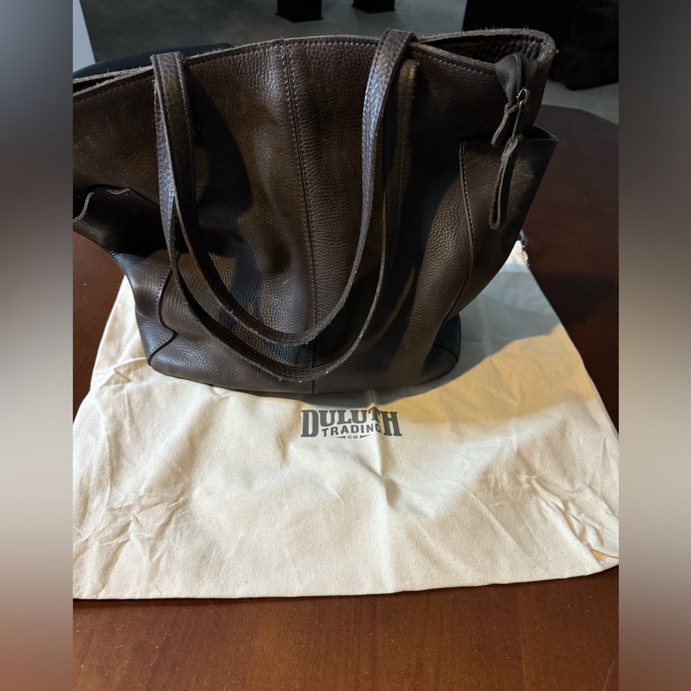 Duluth leather purse, dark grey color